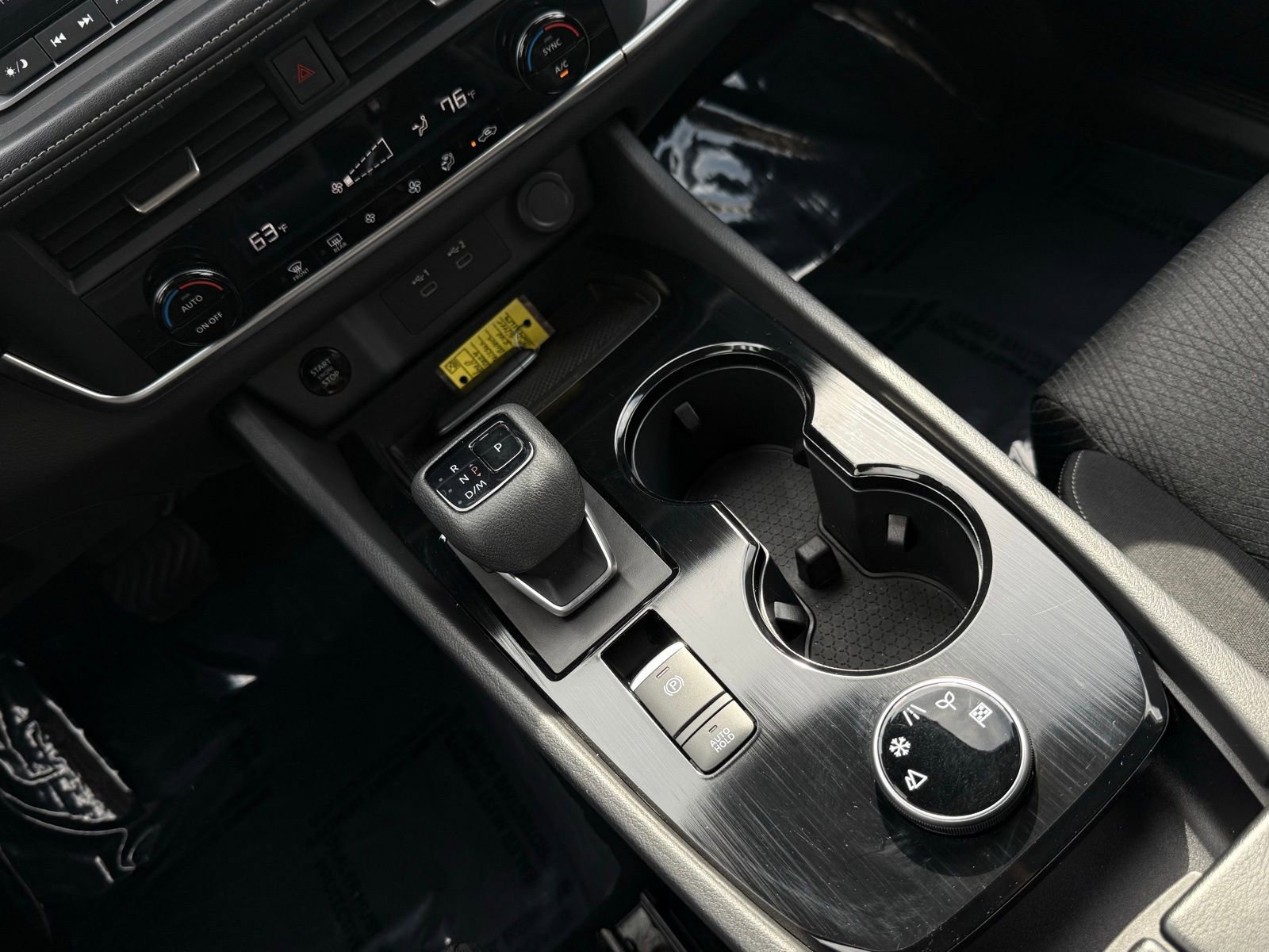 Used 2024 Nissan Rogue SV image 29