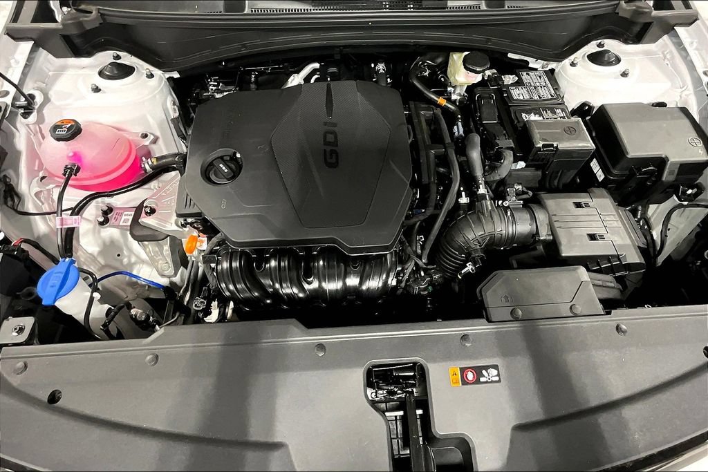 Used 2026 Kia Sportage EX FWD image 13
