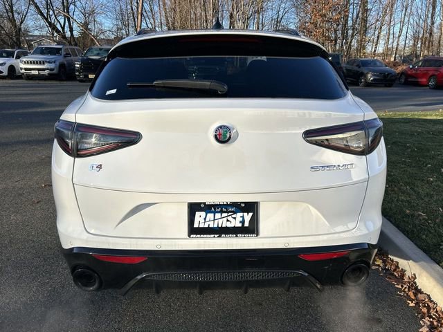 New 2025 Alfa Romeo Stelvio Sprint image 16