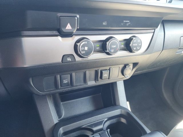 Used 2022 Toyota Tacoma SR image 43