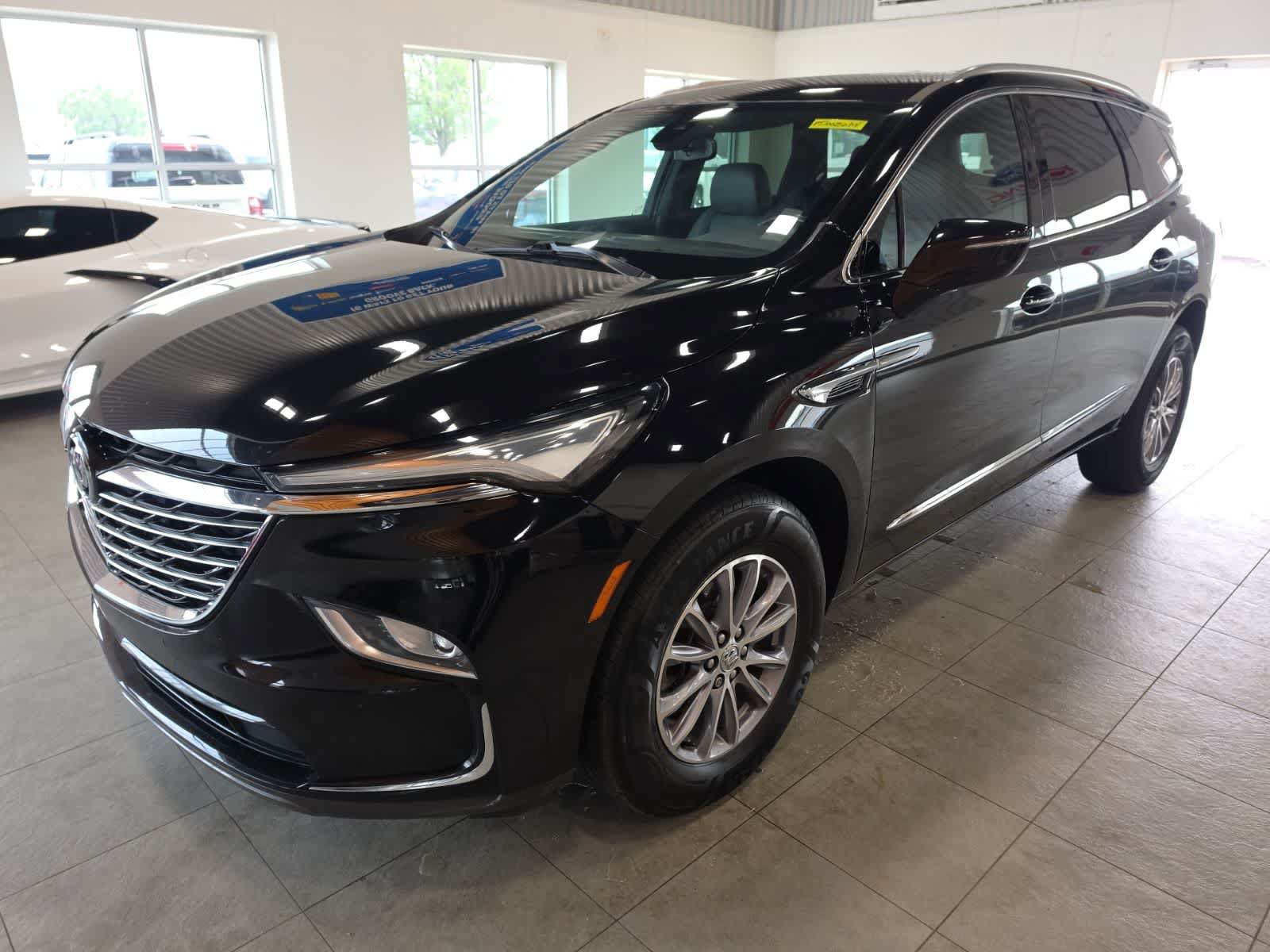 Used 2023 Buick Enclave Essence AWD/4WD image 1