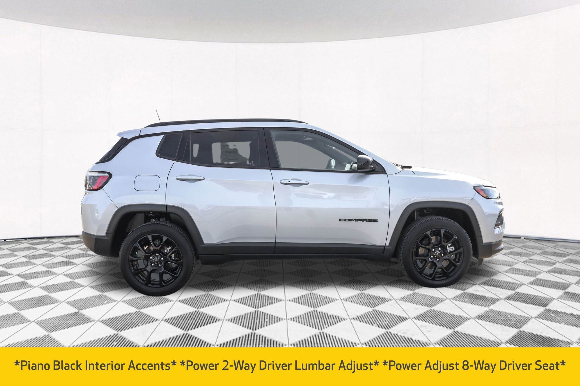 New 2025 Jeep Compass Latitude w/ Sun & Sound Group AWD/4WD image 13