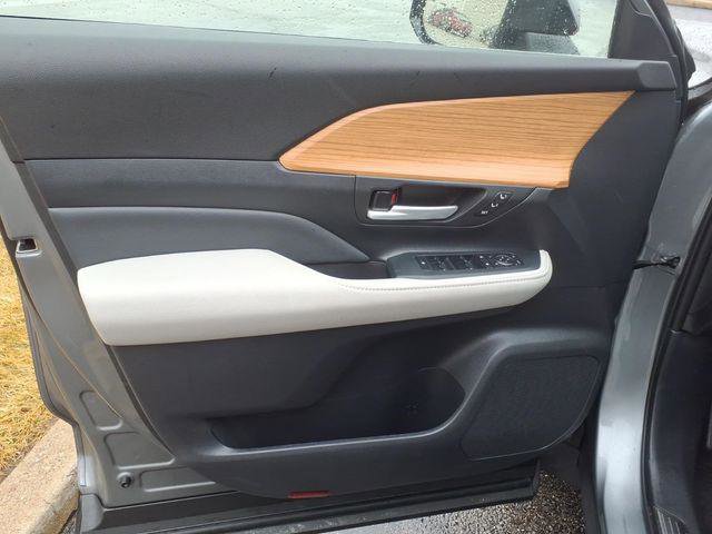 Certified 2026 Toyota Grand Highlander Platinum image 10