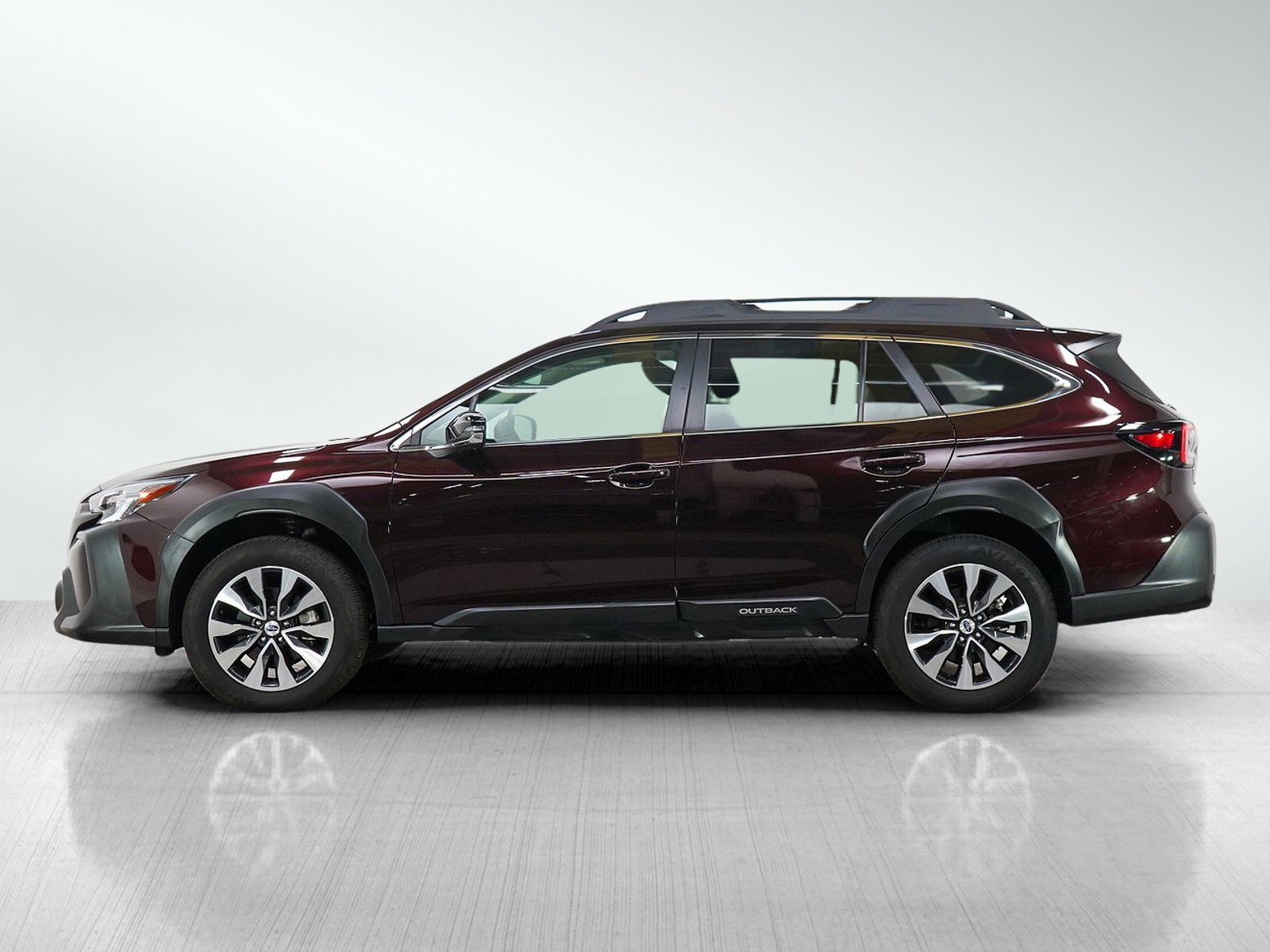 Used 2024 Subaru Outback Limited XT AWD/4WD image 2