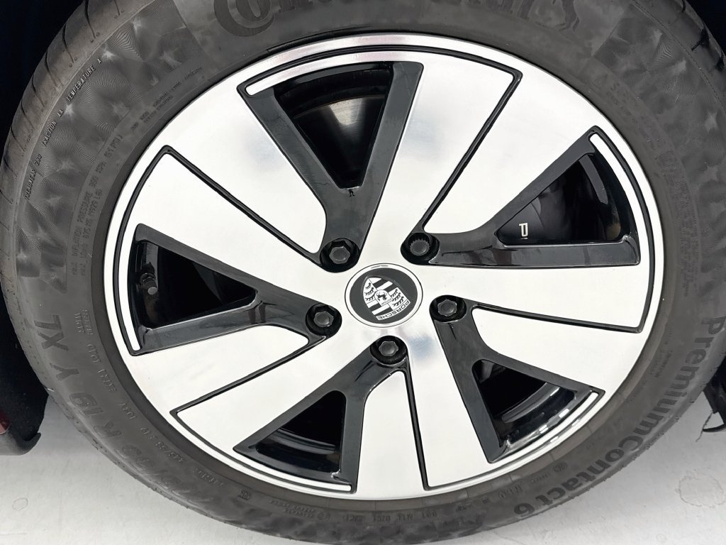 Used 2022 Porsche Taycan RWD image 31