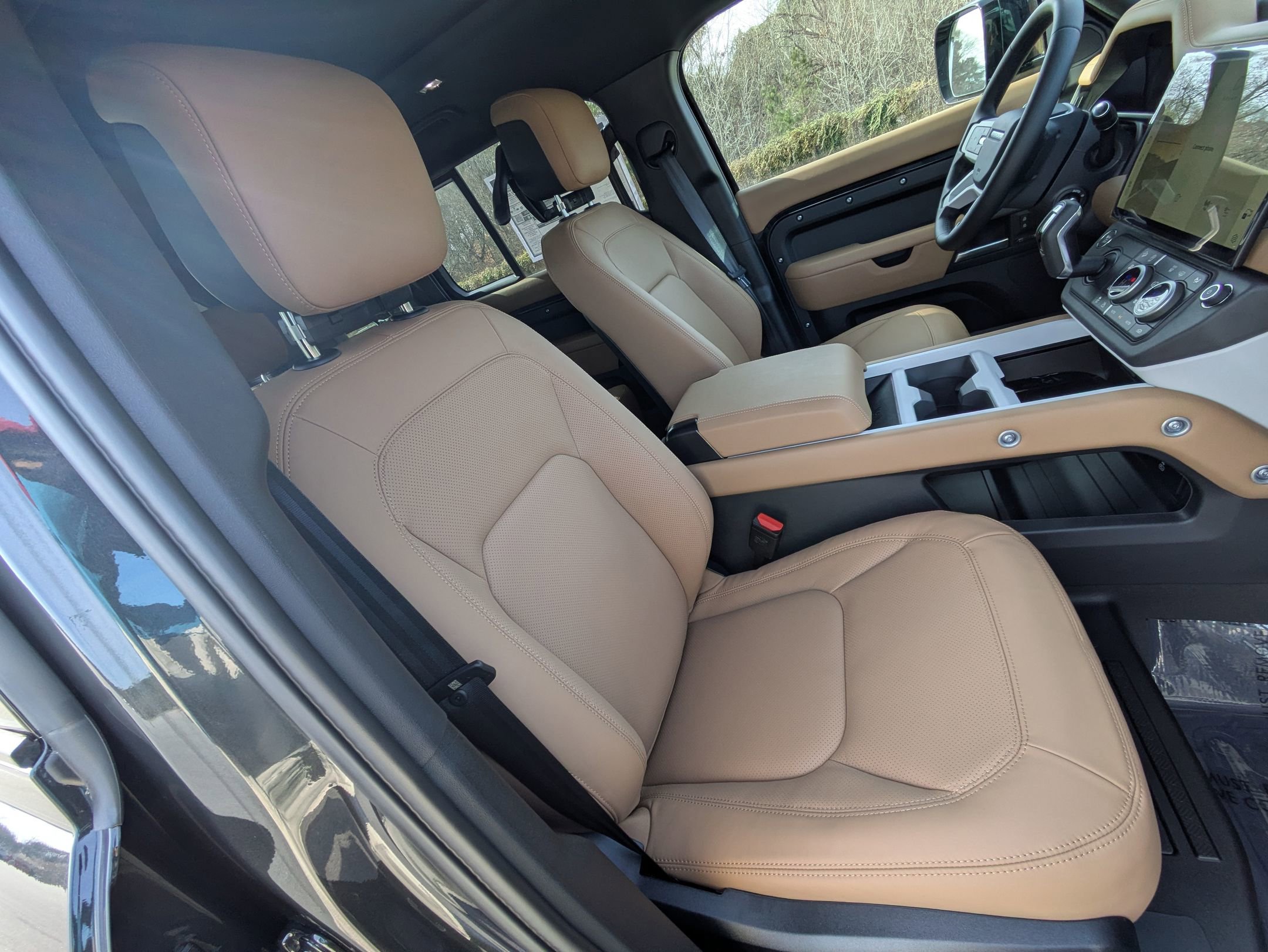 New 2026 Land Rover Defender 110 X-Dynamic SE image 29