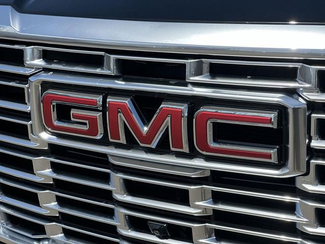 Used 2025 GMC Yukon XL Denali AWD/4WD image 30