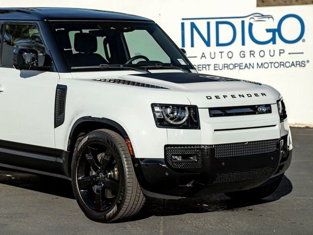 Used 2025 Land Rover Defender 110 X-Dynamic SE image 5