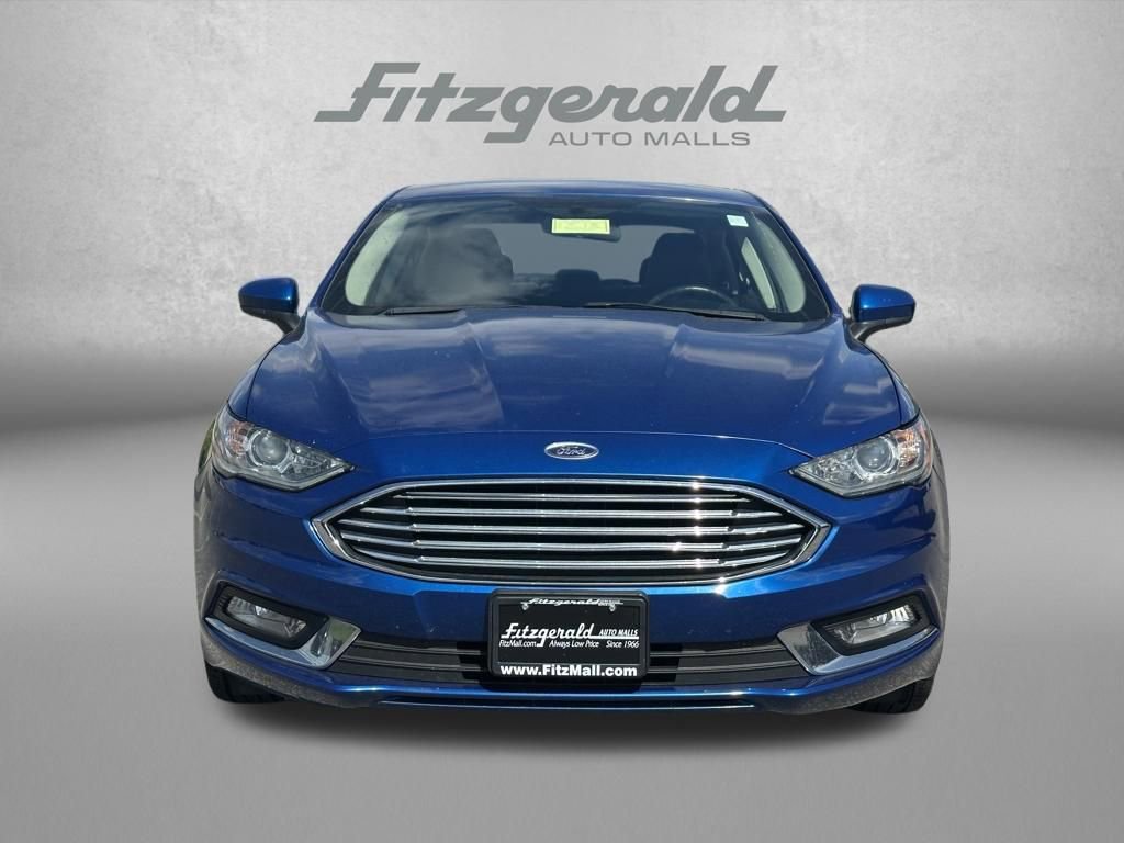Used 2018 Ford Fusion SE w/ Equipment Group 201A FWD image 3