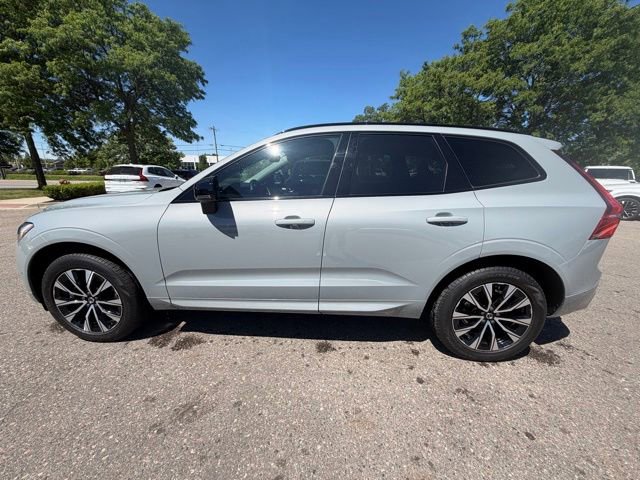 Used 2025 Volvo XC60 B5 Plus w/ Protection Package Premier AWD/4WD image 12