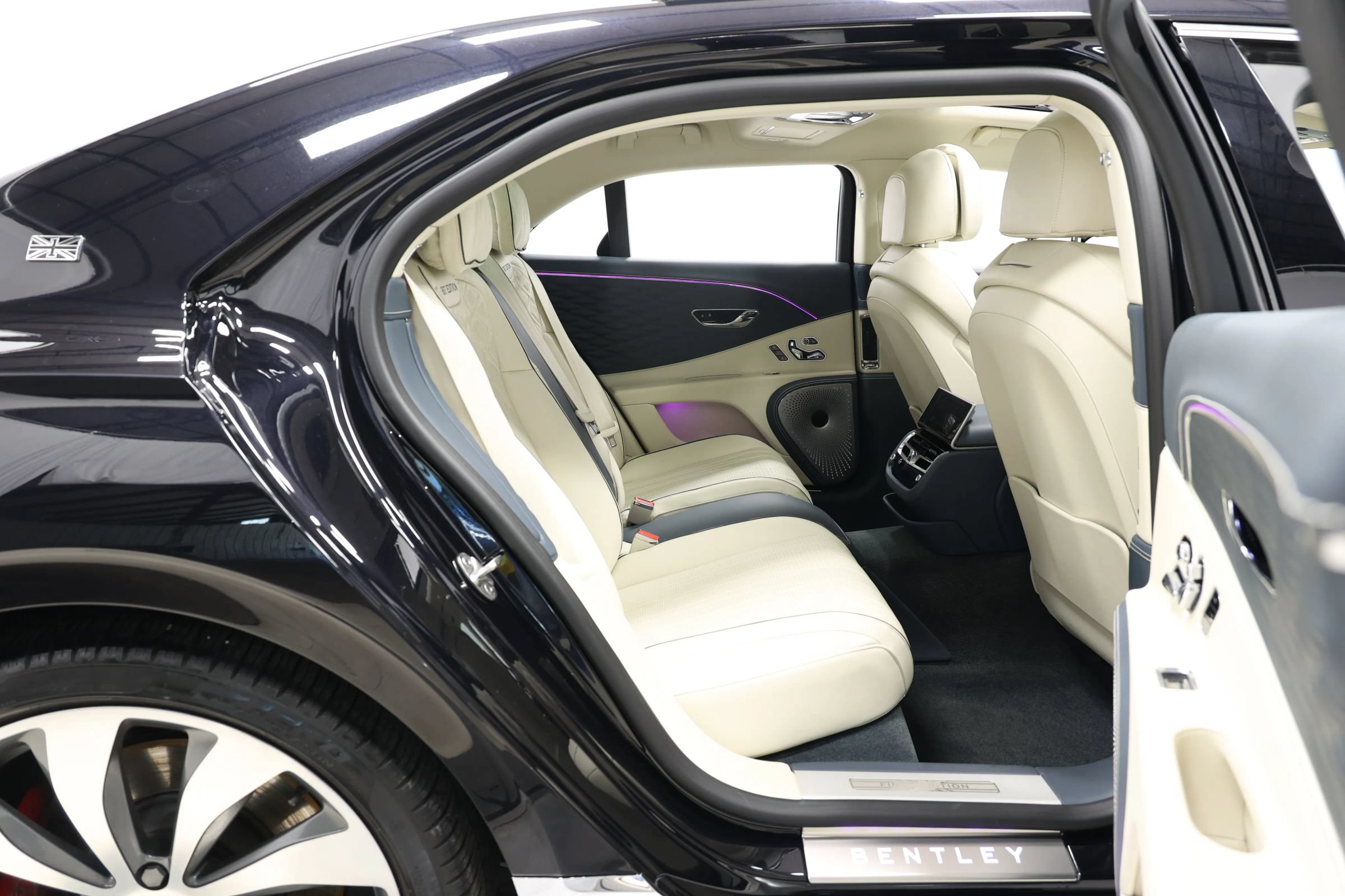 Used 2020 Bentley Flying Spur W12 w/ First Edition Specification AWD/4WD image 85