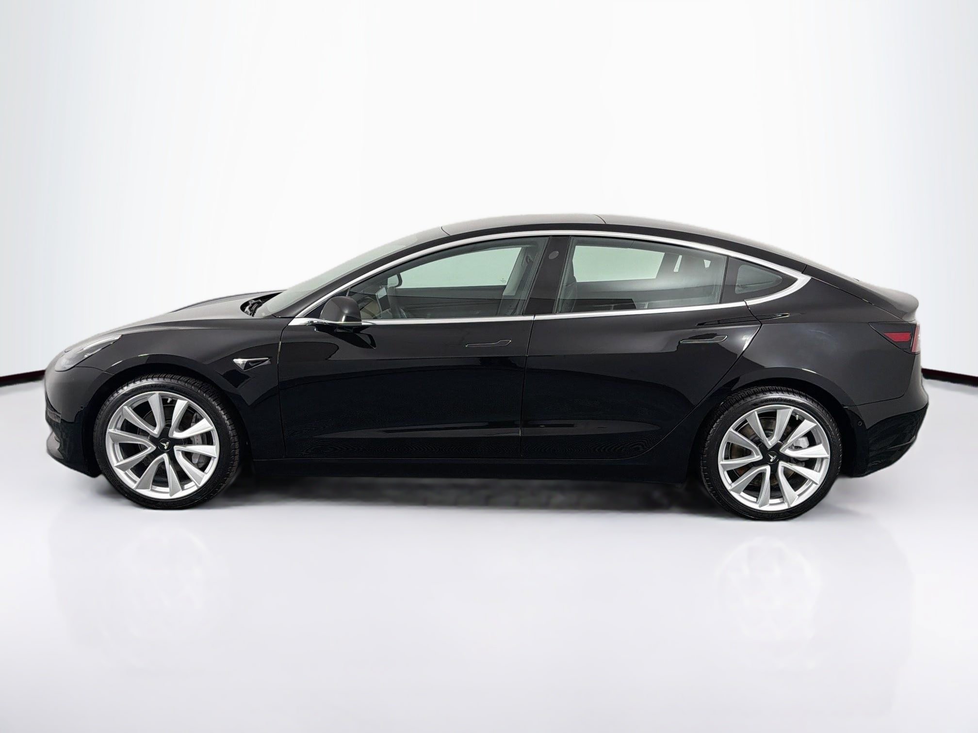 Used 2019 Tesla Model 3 Standard Range Plus RWD image 11
