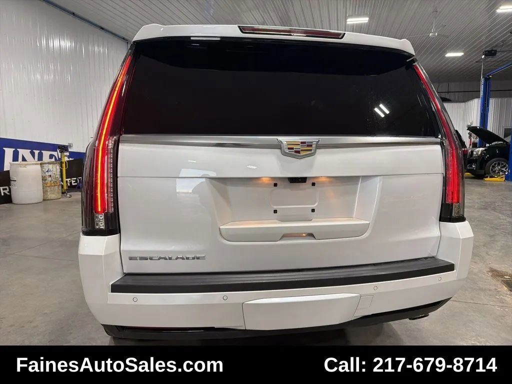 Used 2018 Cadillac Escalade Platinum image 16