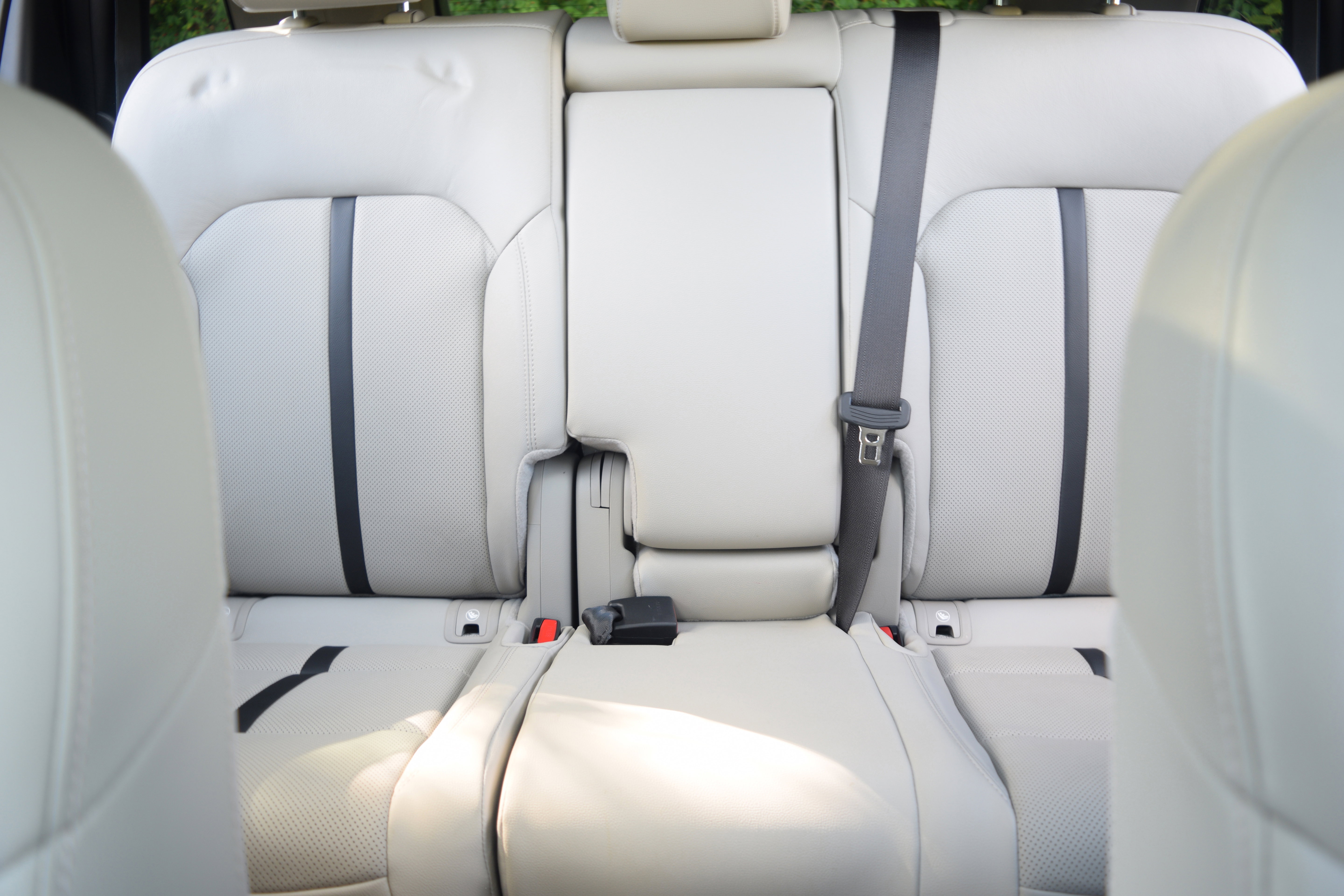 Used 2025 MAZDA CX-70 Plug-In Hybrid w/ Premium Pkg image 16