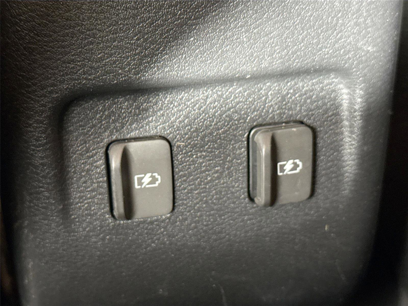 Used 2021 Nissan Kicks SR w/ Interior Electronics Package image 33