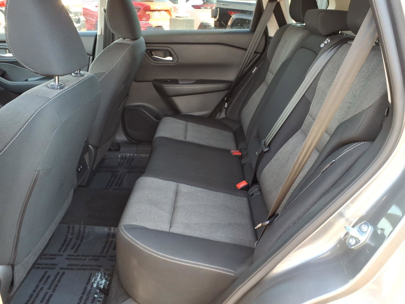 Used 2025 Nissan Rogue SV image 6