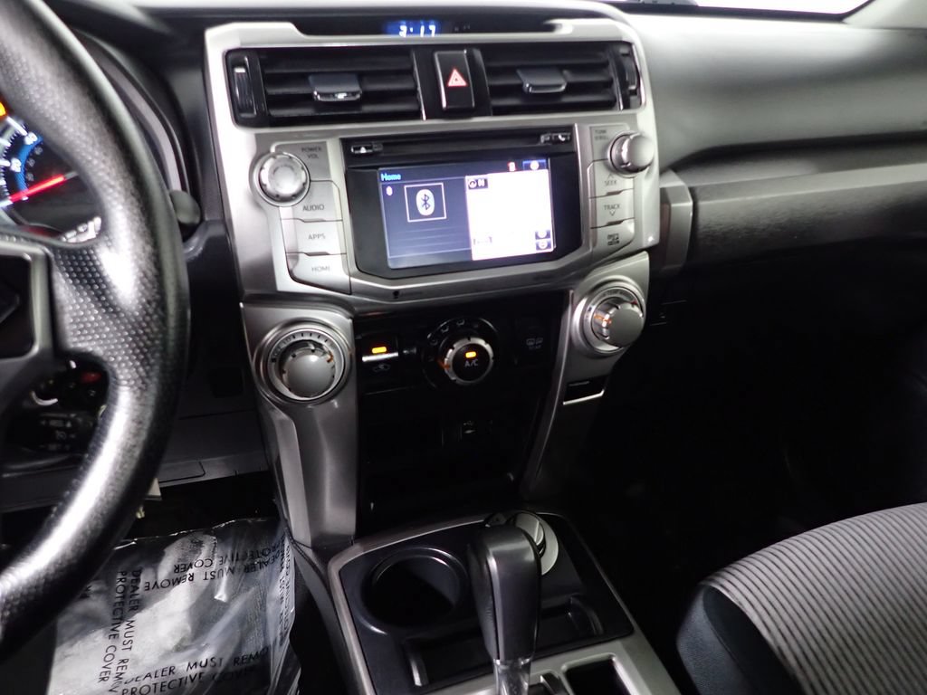 Used 2014 Toyota 4Runner SR5 AWD/4WD image 28