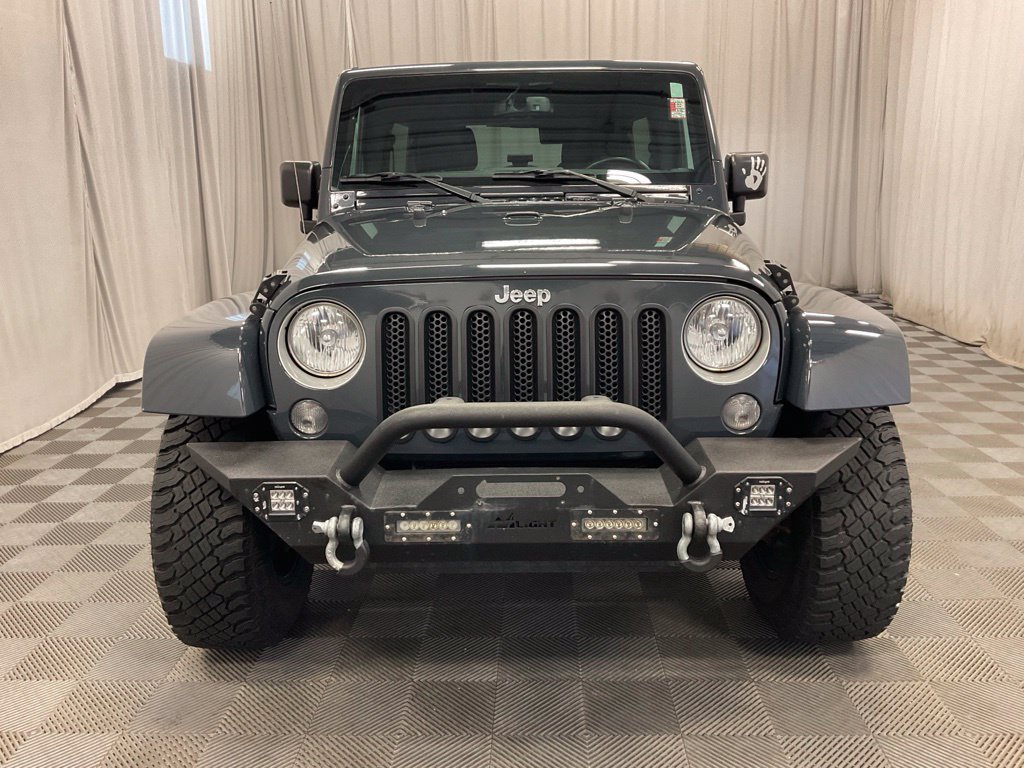 Used 2016 Jeep Wrangler Unlimited Sahara w/ Connectivity Group AWD/4WD image 13