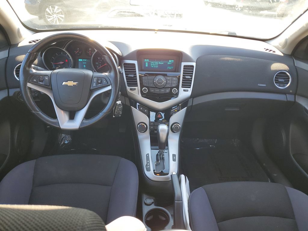 Used 2013 Chevrolet Cruze LT FWD image 9