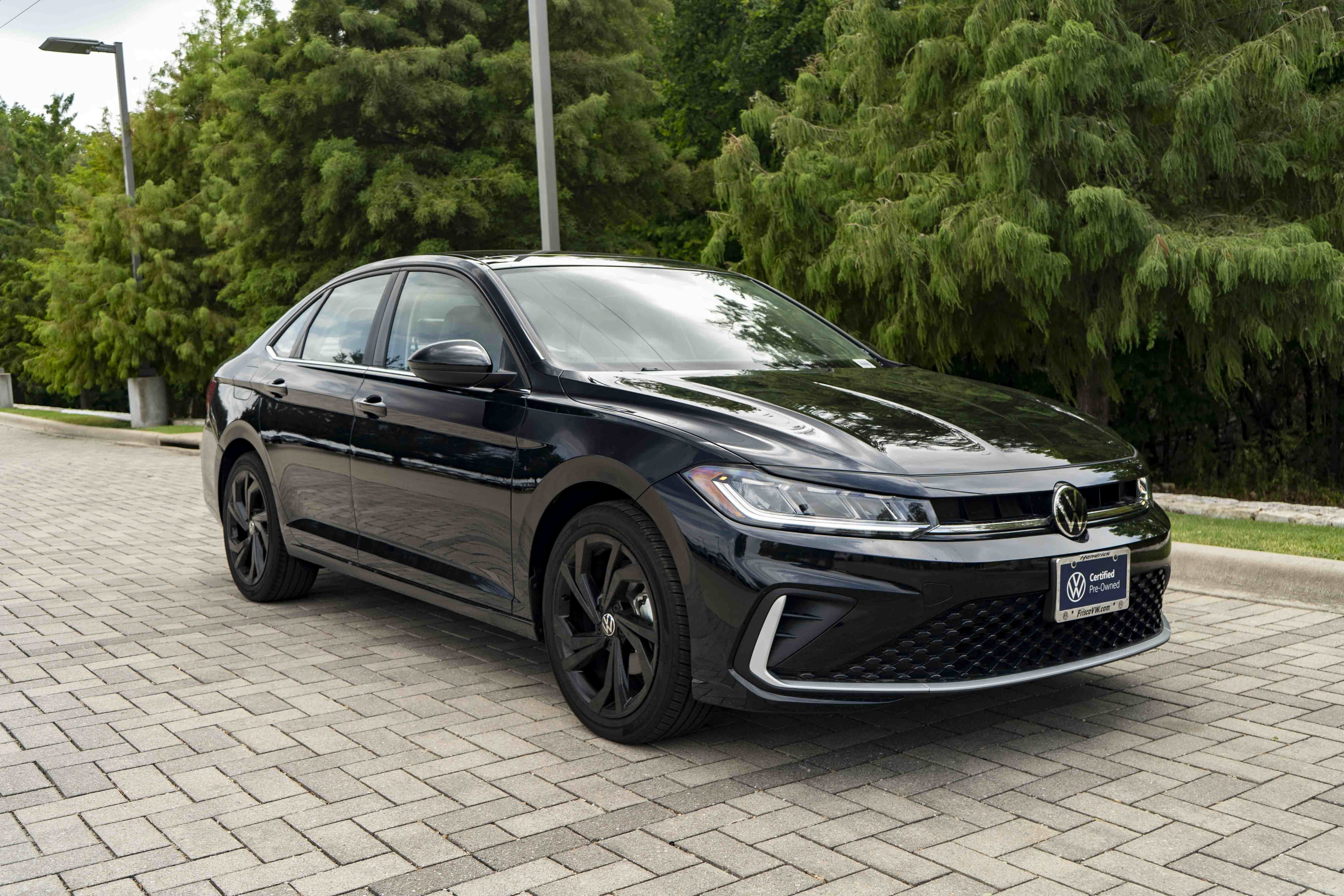 Certified 2026 Volkswagen Jetta SE w/ Black Wheel Package FWD image 2