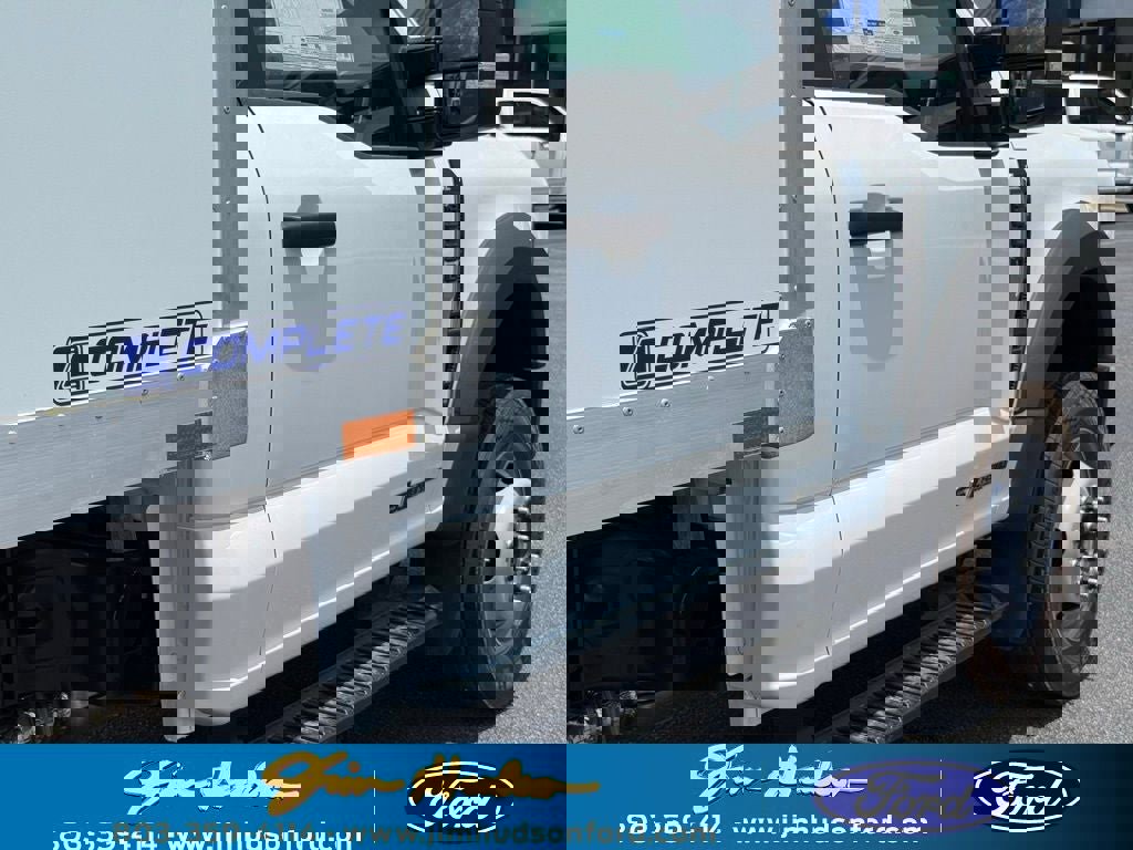 New 2025 Ford F550 2WD Regular Cab Super Duty image 19