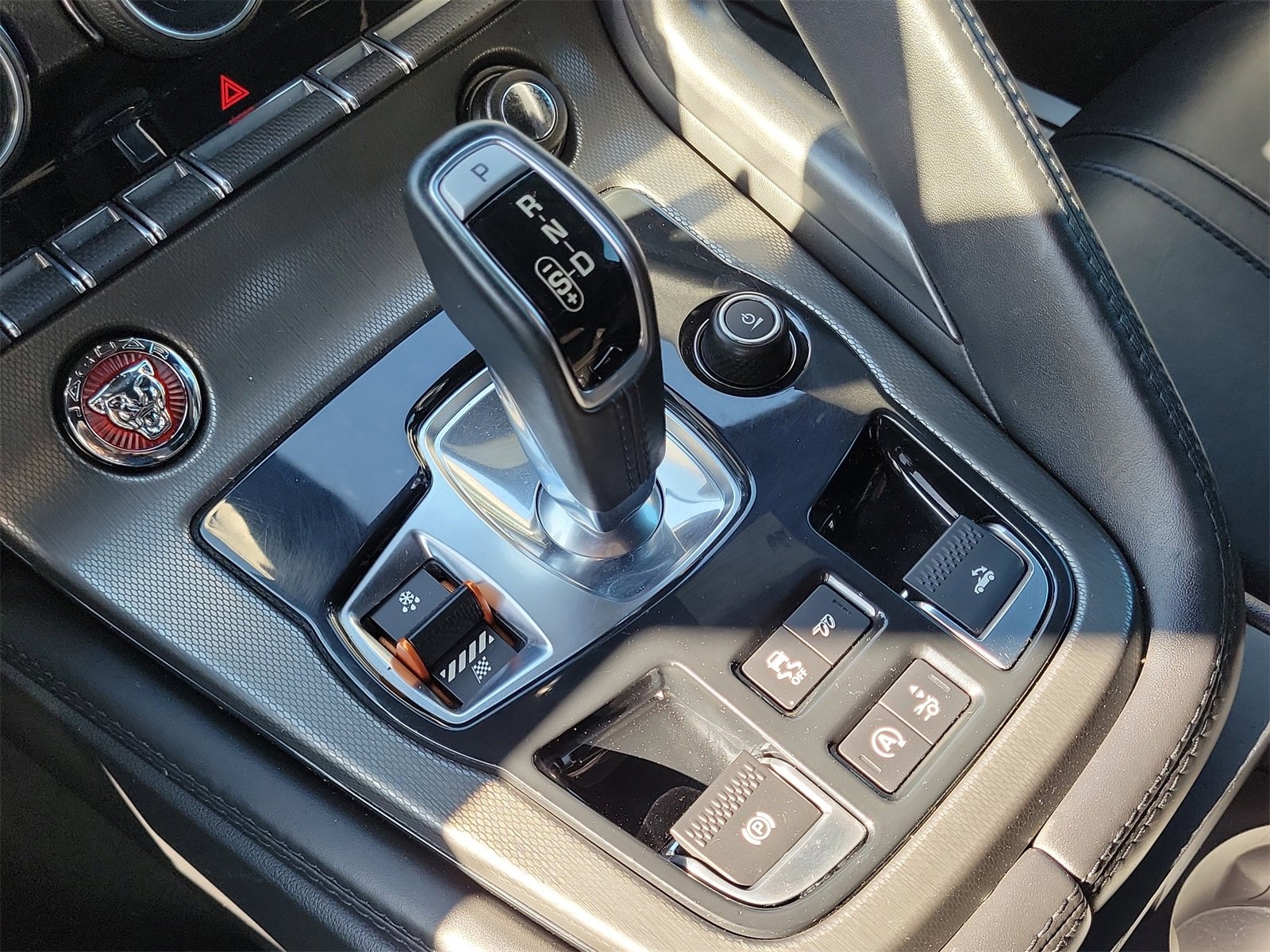 Used 2016 Jaguar F-TYPE S image 21