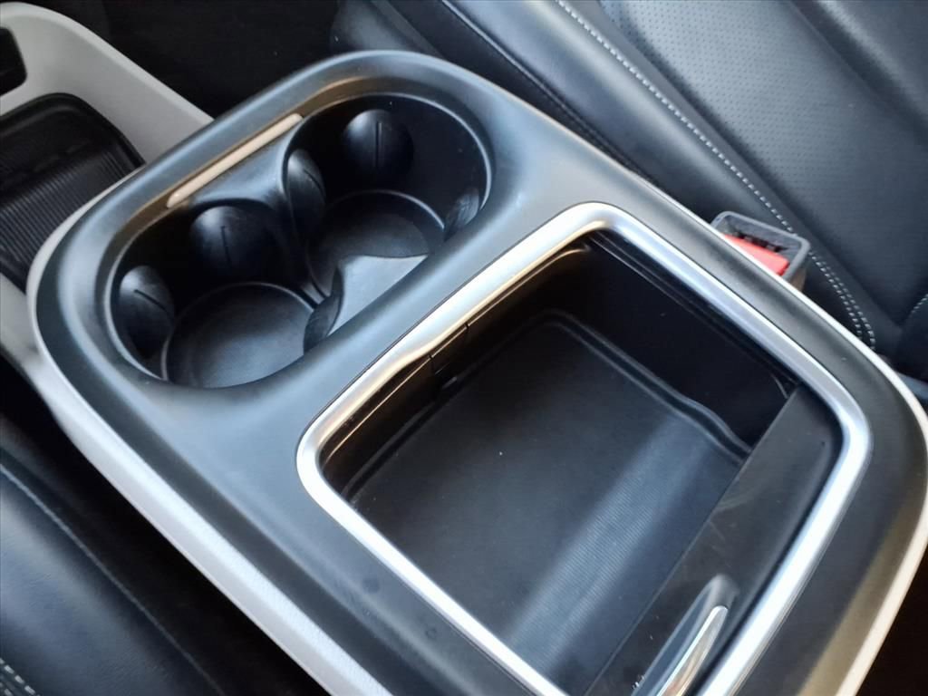 Certified 2023 Chrysler Pacifica Touring-L image 16