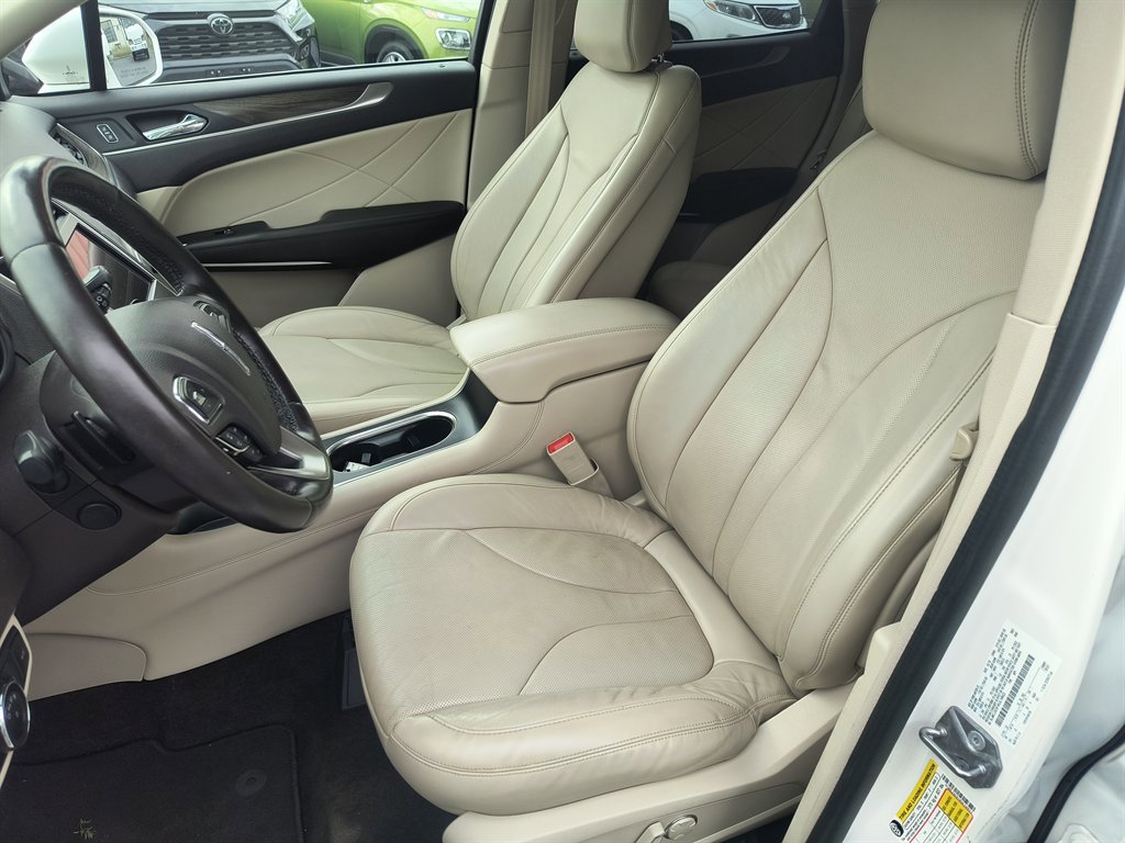 Used 2019 Lincoln MKC Reserve w/ MKC Climate Package image 14