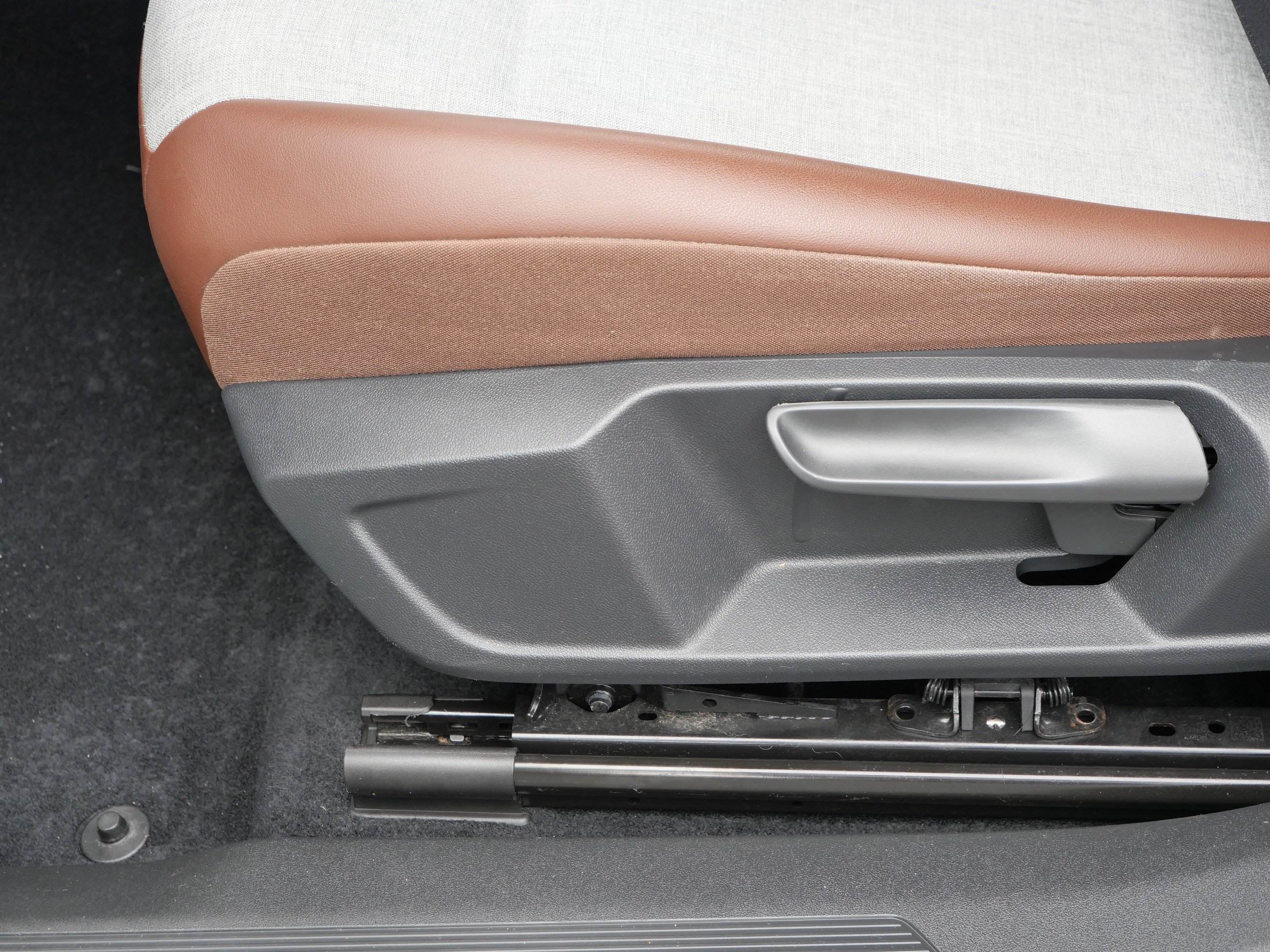Certified 2023 Volkswagen ID.4 Pro AWD/4WD image 19