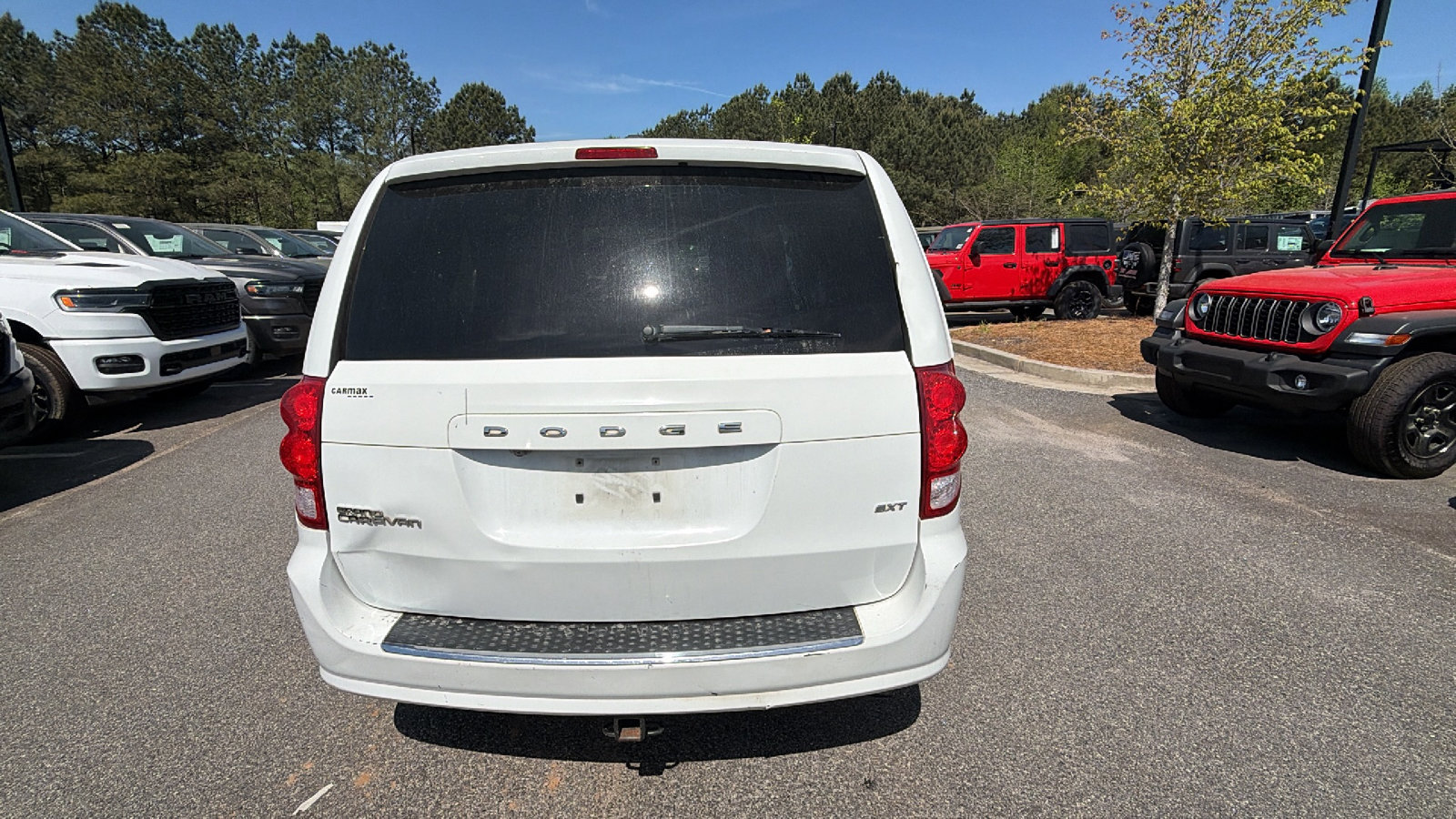 Used 2016 Dodge Grand Caravan SXT image 9