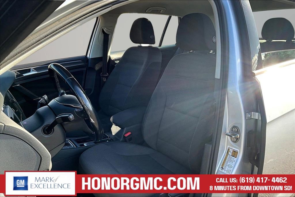 Used 2019 Volkswagen e-Golf SE w/ Driver Assistance Package FWD image 20
