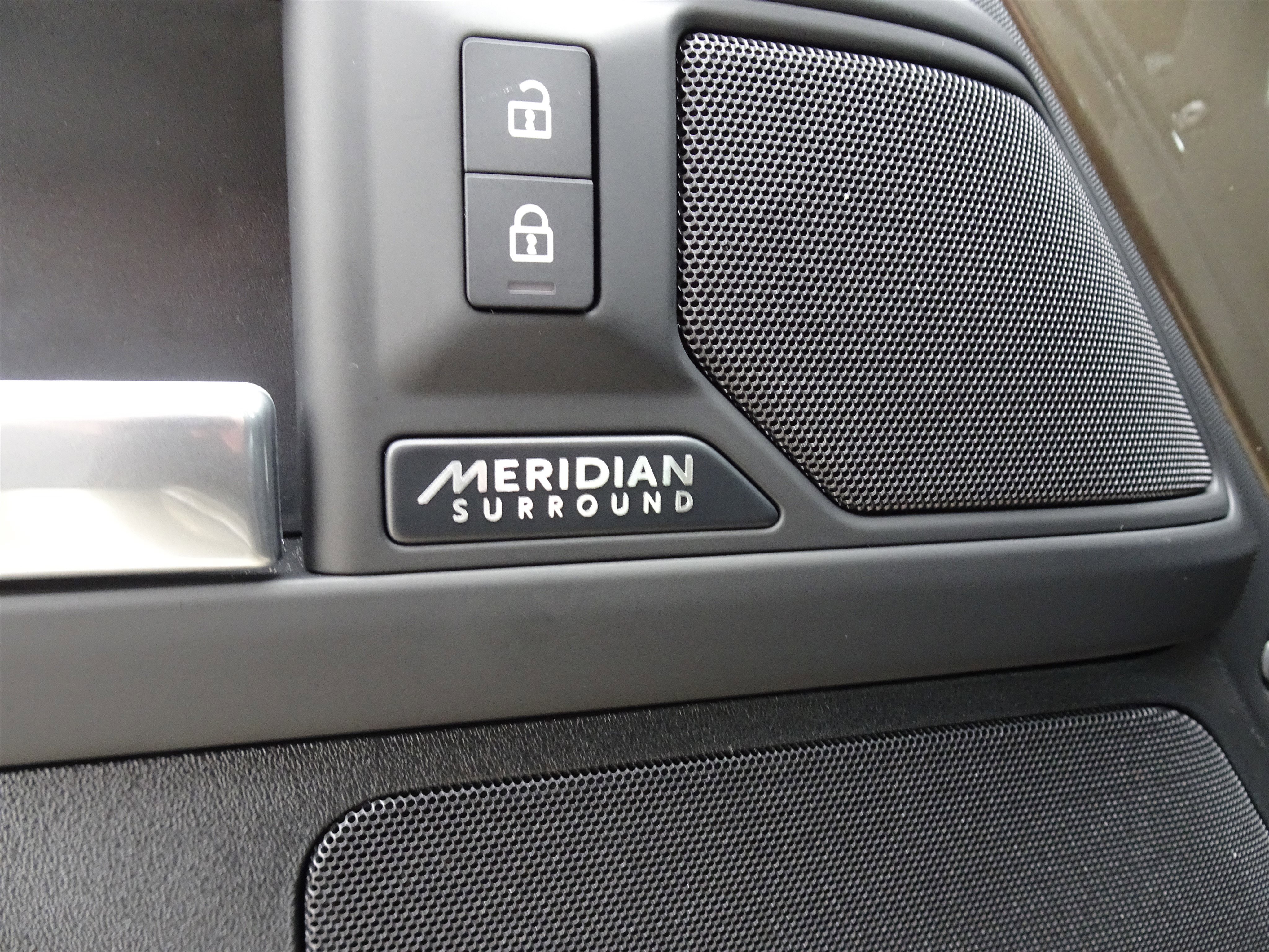 New 2026 Land Rover Defender 110 X-Dynamic SE AWD/4WD image 22