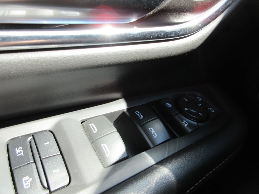 Certified 2023 GMC Yukon AT4 w/ AT4 Premium Package AWD/4WD image 32