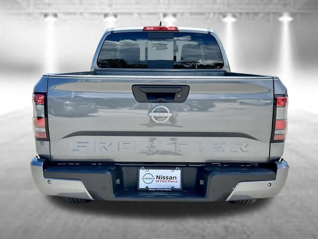Certified 2025 Nissan Frontier SV RWD image 8