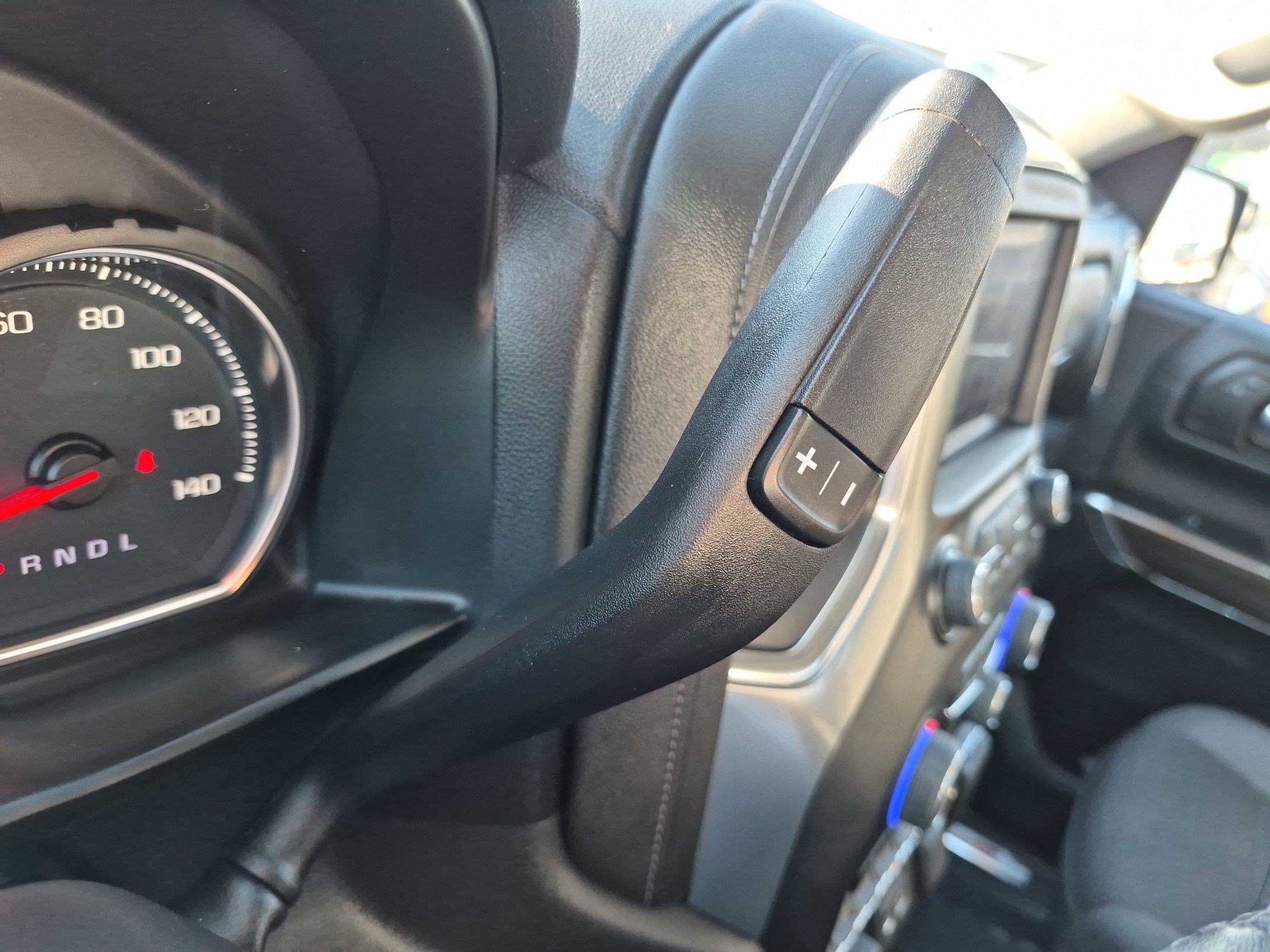 Used 2022 Chevrolet Silverado 1500 LT AWD/4WD image 25