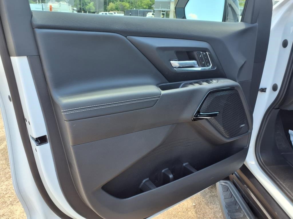New 2025 Chevrolet Silverado EV LT image 11