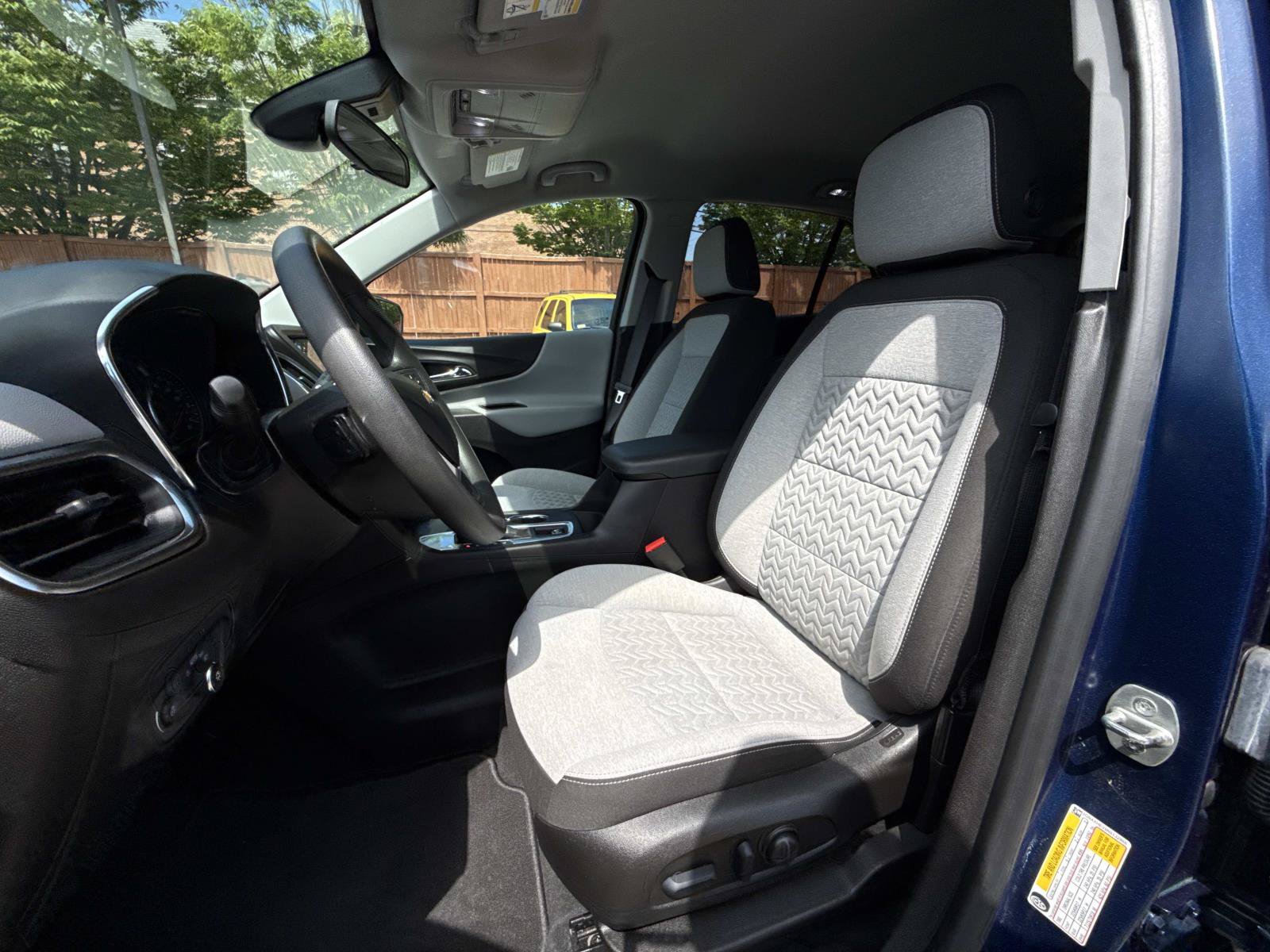 Used 2022 Chevrolet Equinox LS w/ LS Convenience Package FWD image 12