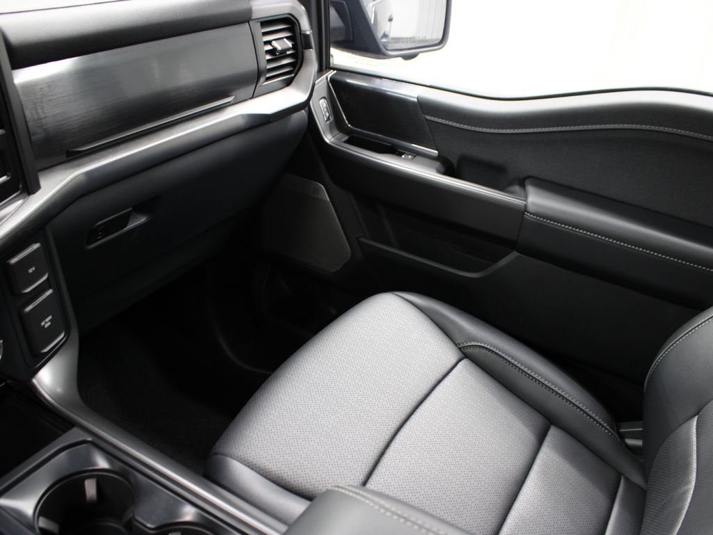 Used 2025 Ford F150 Lariat AWD/4WD image 37
