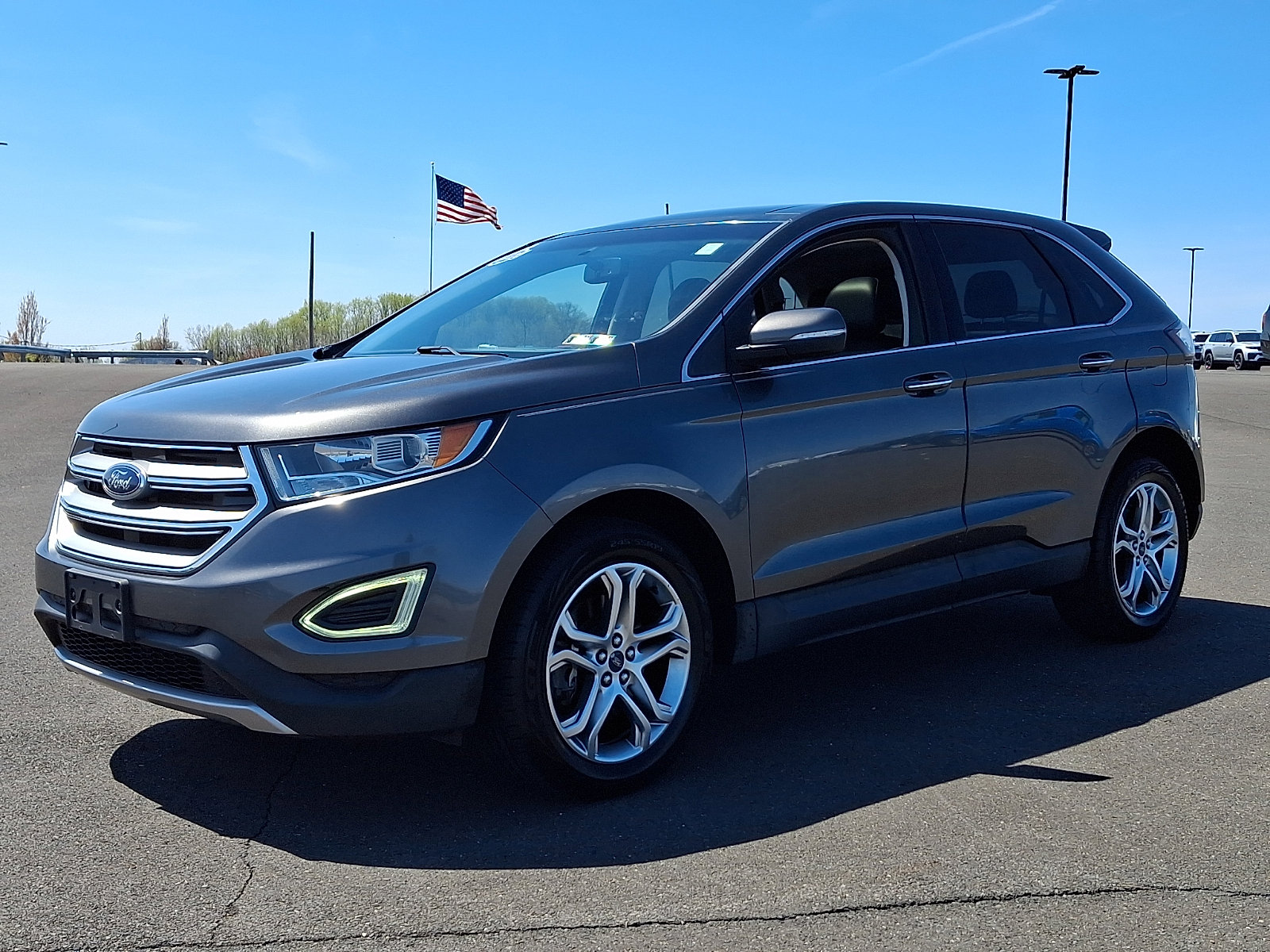 Used 2016 Ford Edge Titanium w/ Equipment Group 301A AWD/4WD image 3