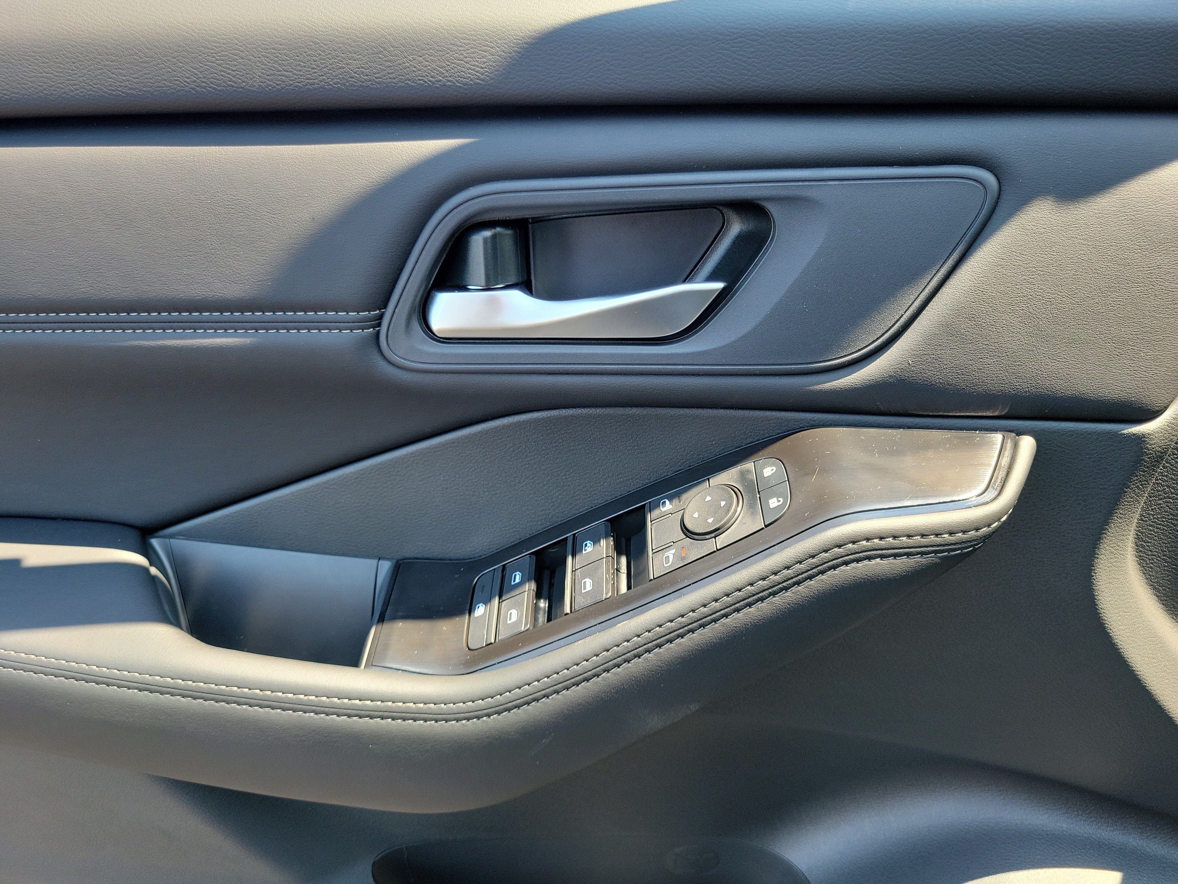 New 2026 Nissan Rogue Dark Armor AWD/4WD image 17