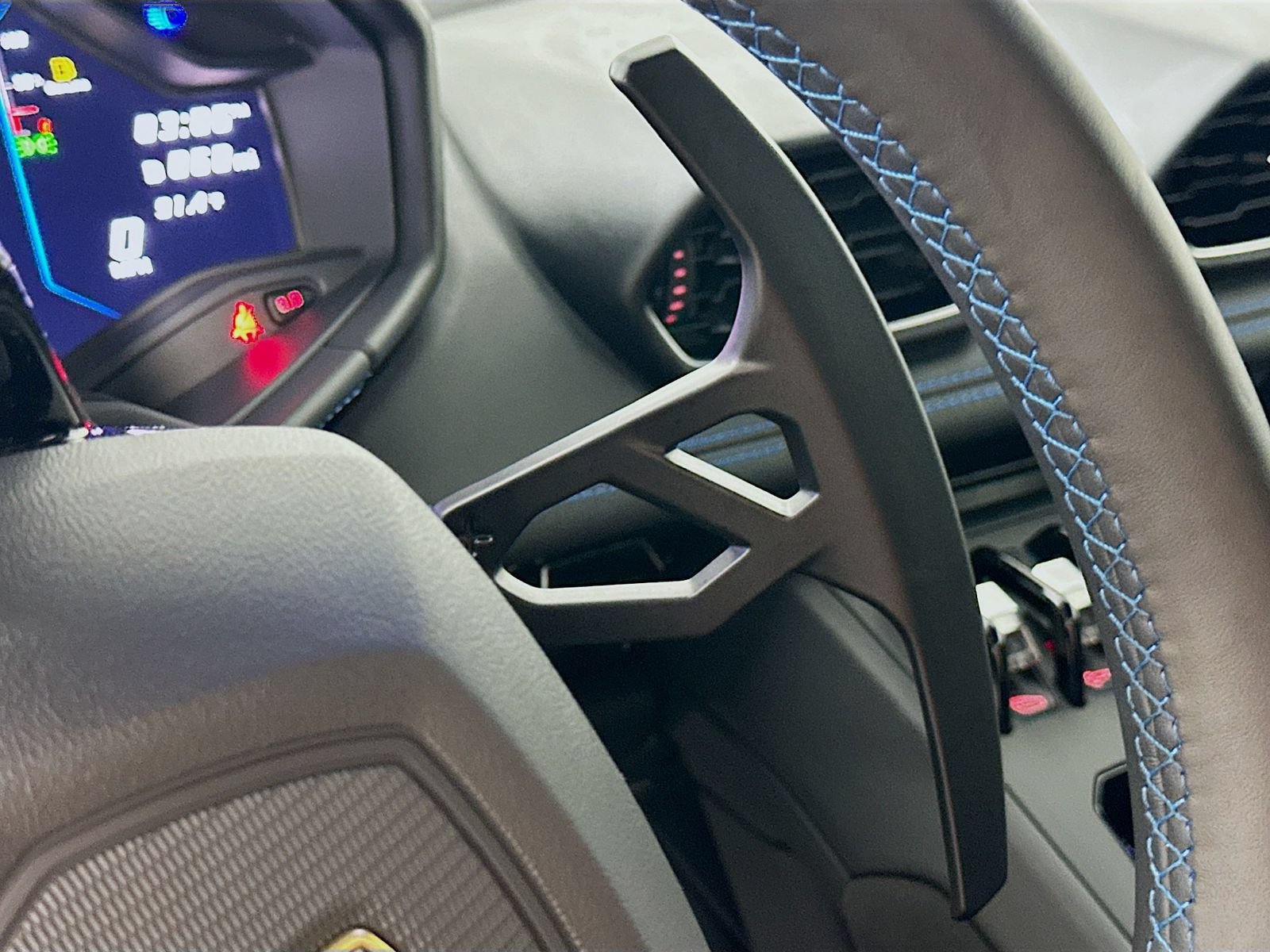 Used 2023 Lamborghini Huracan EVO RWD image 21