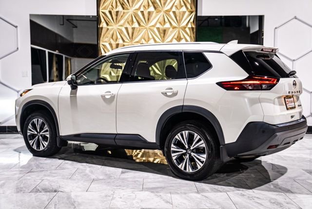 Used 2021 Nissan Rogue SV w/ Premium Package image 2