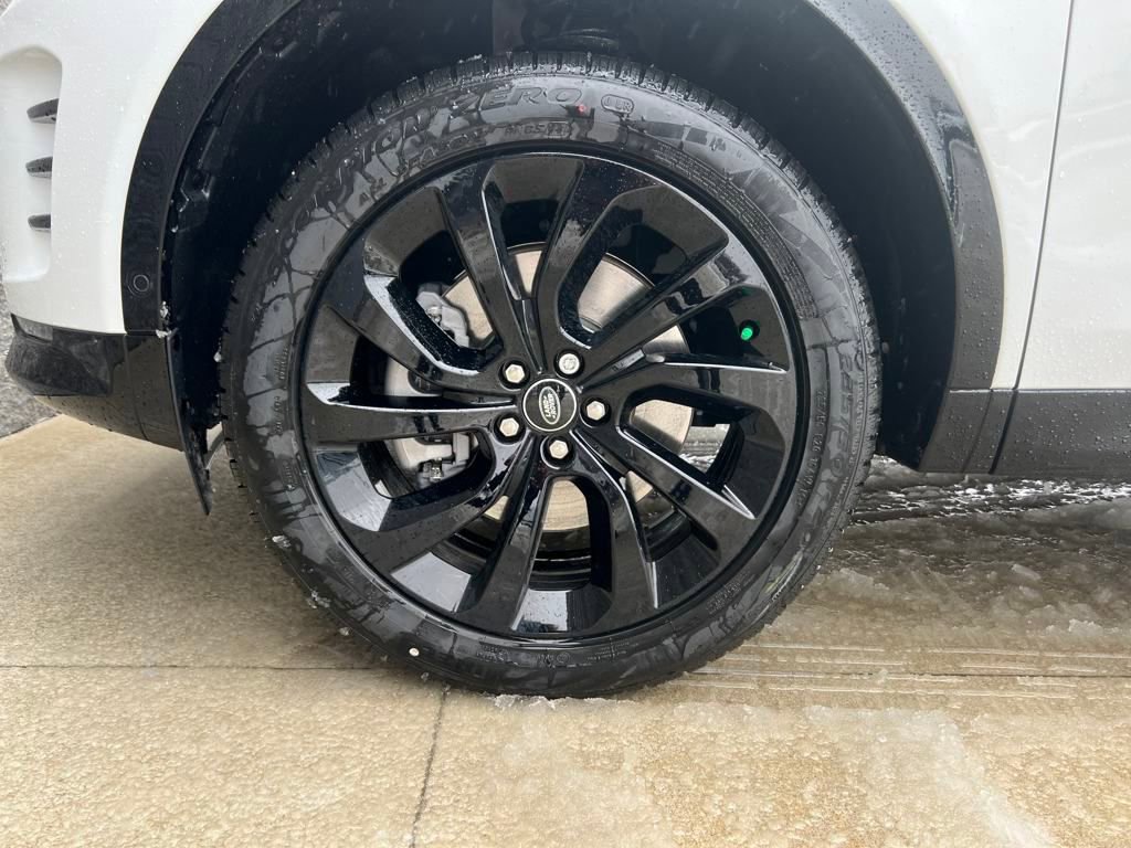 Used 2025 Land Rover Discovery Sport Dynamic SE image 27