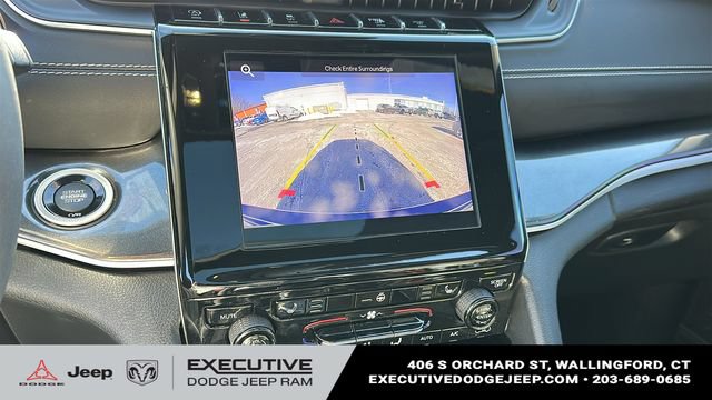 Used 2023 Jeep Grand Cherokee Altitude AWD/4WD image 16