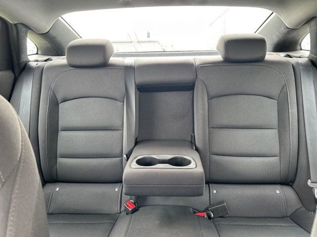 Used 2017 Chevrolet Malibu LT image 29