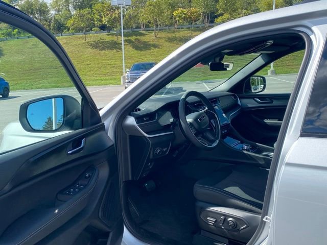 New 2025 Jeep Grand Cherokee Laredo X image 14