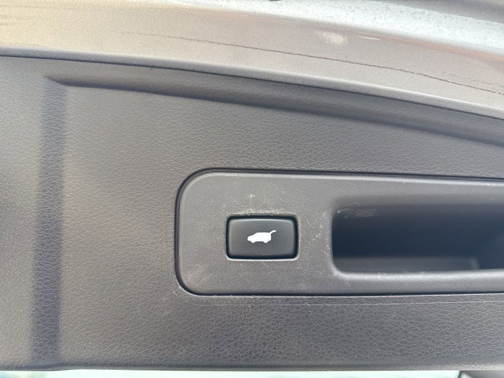 Used 2017 Acura MDX SH-AWD w/ Advance Package image 8