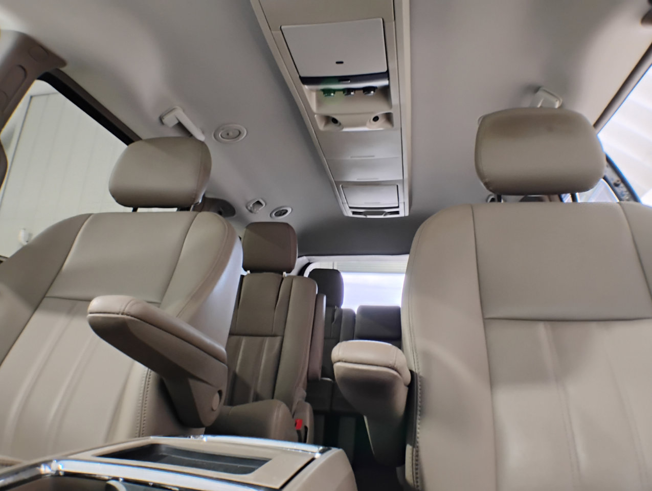 Used 2016 Chrysler Town & Country Touring image 66
