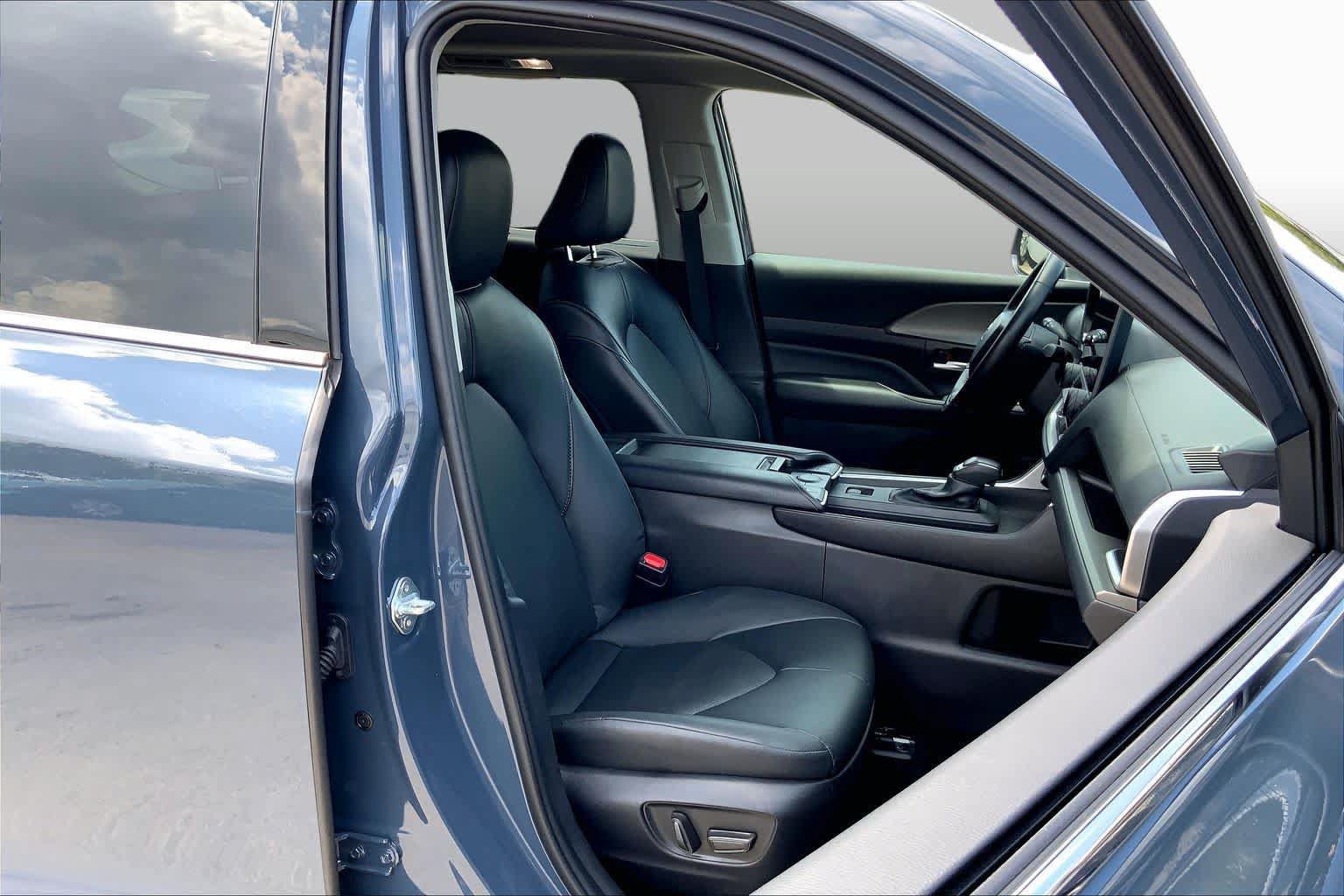 Used 2025 Toyota Grand Highlander FWD image 9