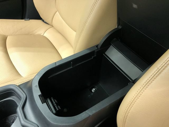 Used 2019 Toyota RAV4 XLE w/ Convenience Package FWD image 27